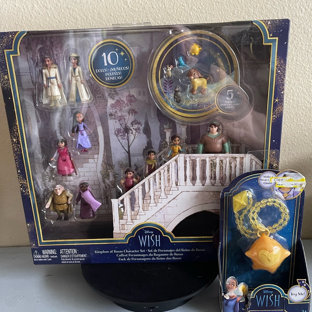 Disney Wish Character Set and Wishing star necklace